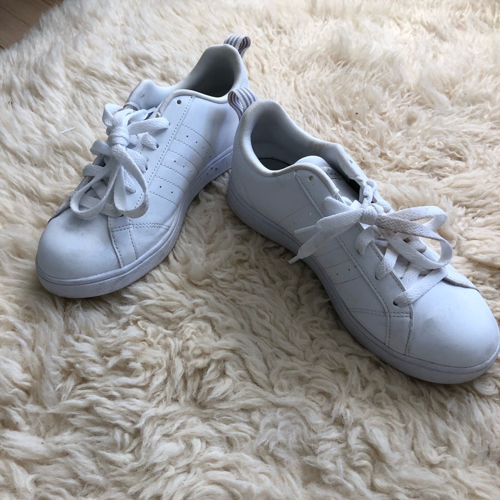 Adidas white shoes sz7